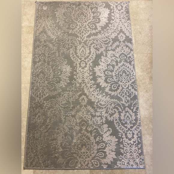 SAFAVIEH AREA RUG - Picture 1 of 6